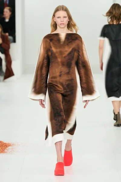 Look 7